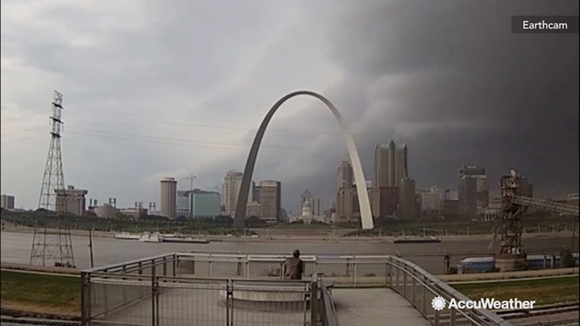 Take a look at this impressive shelf cloud rolling over the iconic Gateway Arch in St. Louis, Missouri. Severe storms ravaged the area on Aug. 20.