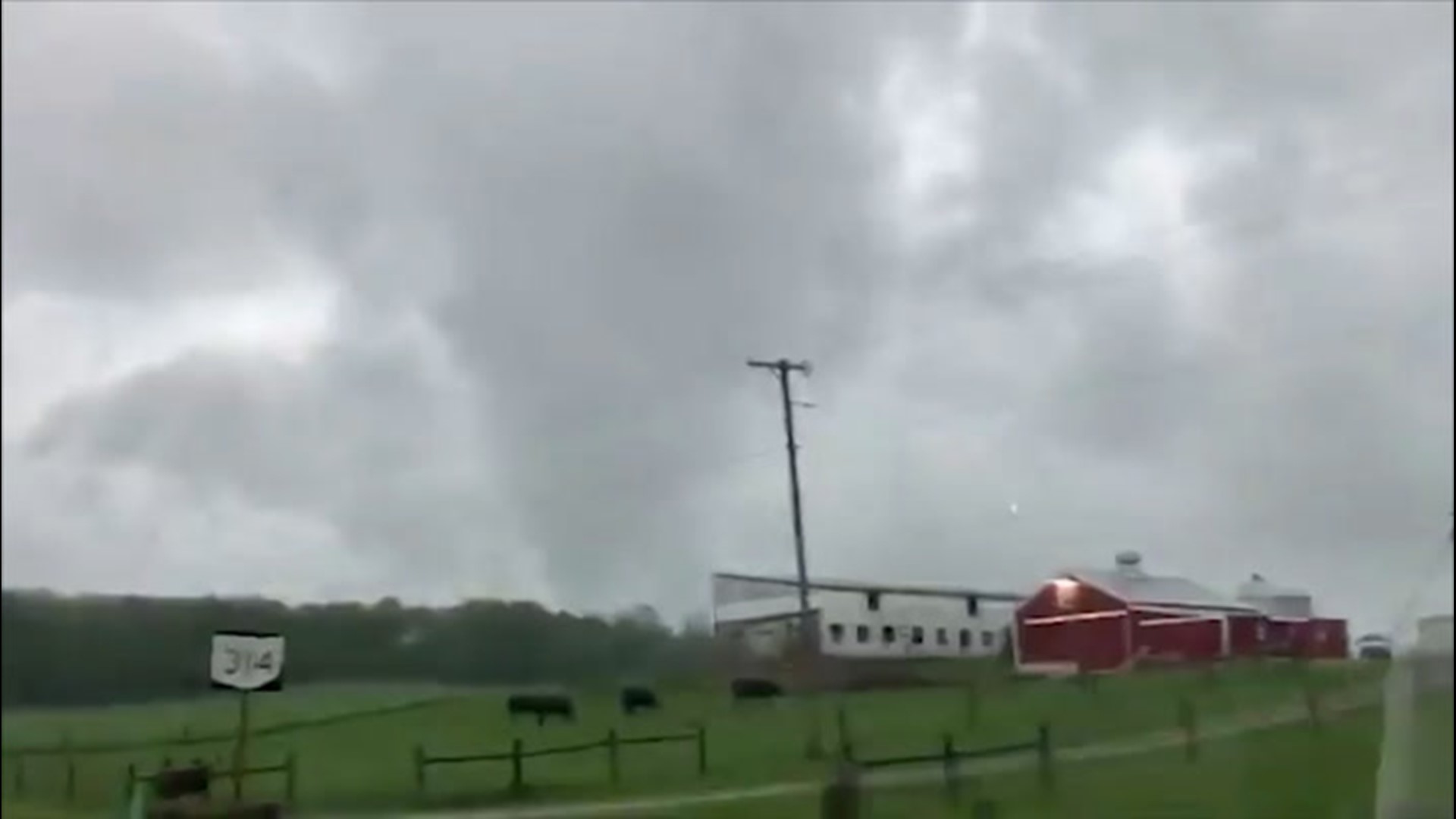 did a tornado touchdown in georgia today