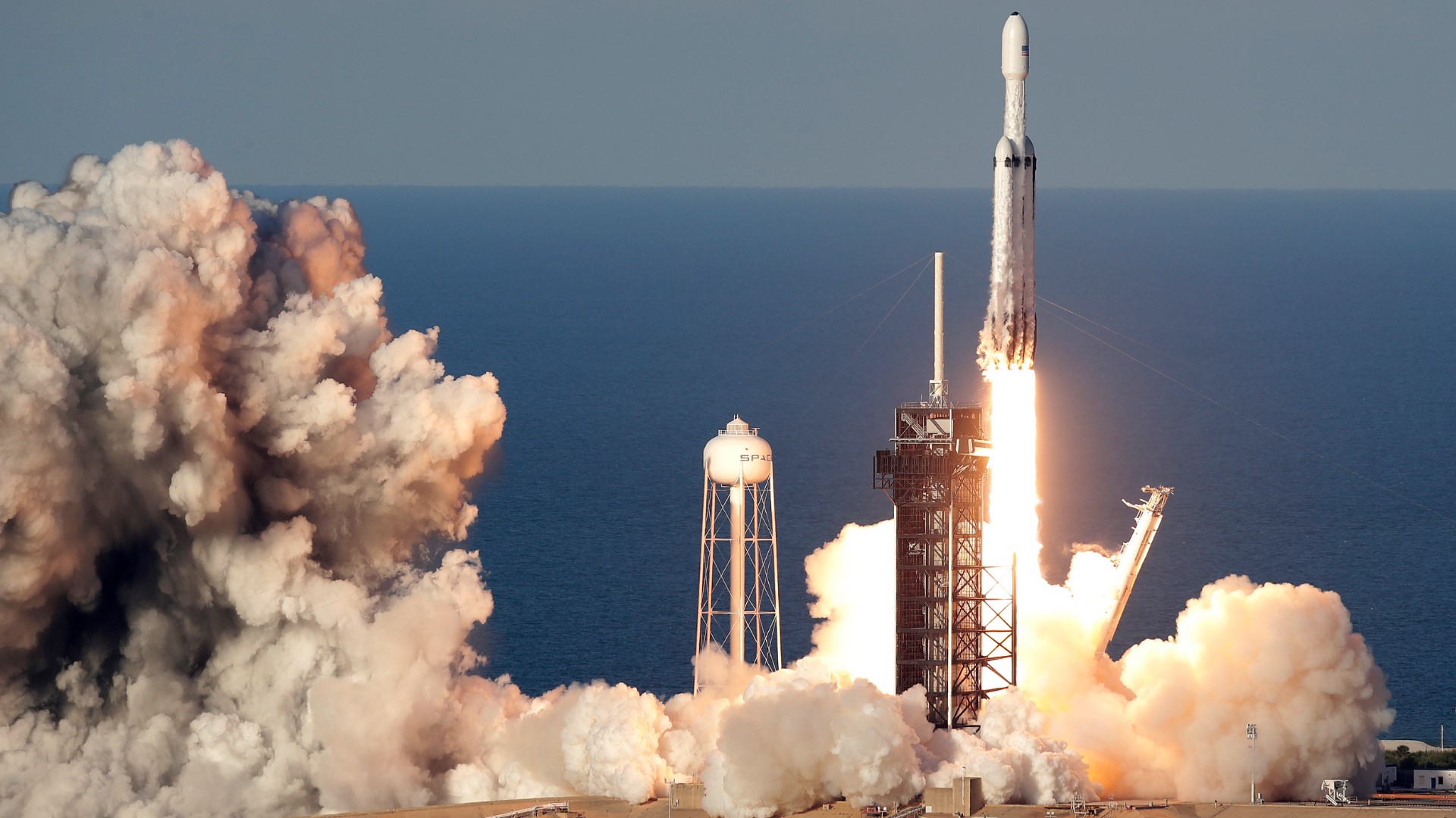 Watch: SpaceX Falcon Heavy launches first commercial payload | kiiitv.com