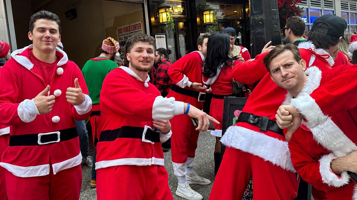 SantaCon 2023: Thousands Descend On NYC For Santa-themed Bar Crawl ...