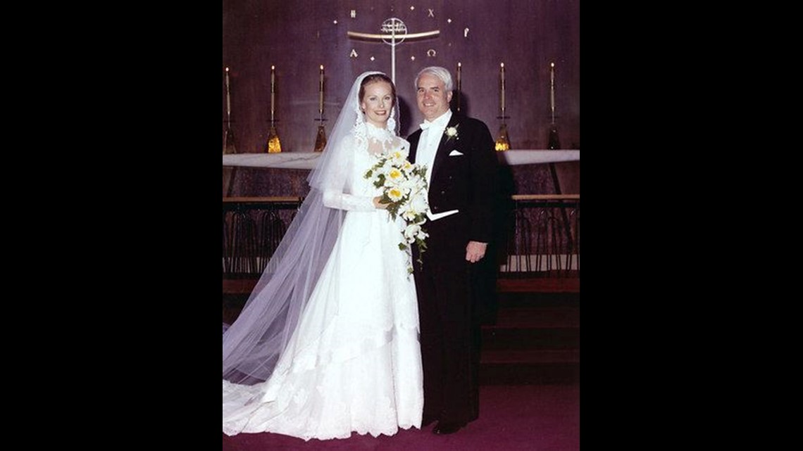 John McCain won�t be buried with his father, grandfather