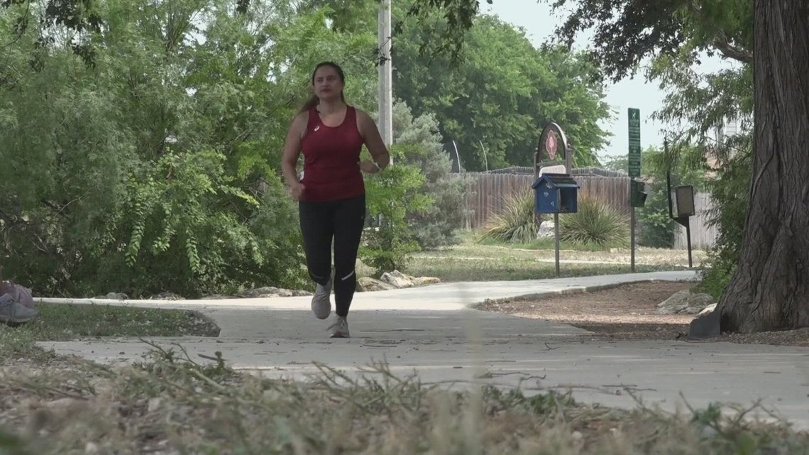 San Antonio woman to run to Uvalde in honor of Robb victims - Vimarsana News