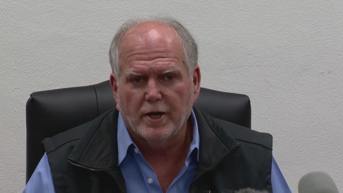 'Involved in a cover-up' | Uvalde mayor accuses DA of trying to block city's investigation into Robb mass shooting - Vimarsana News