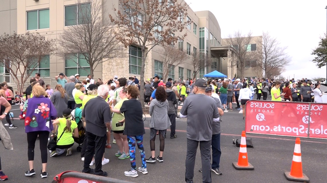 Hundreds of runners honor San Antonio woman killed in hit-and-run crash - Vimarsana News