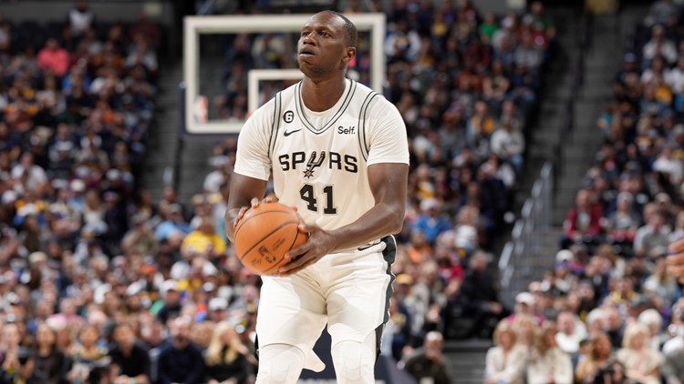 Spurs sign center Dieng to 10-day deal