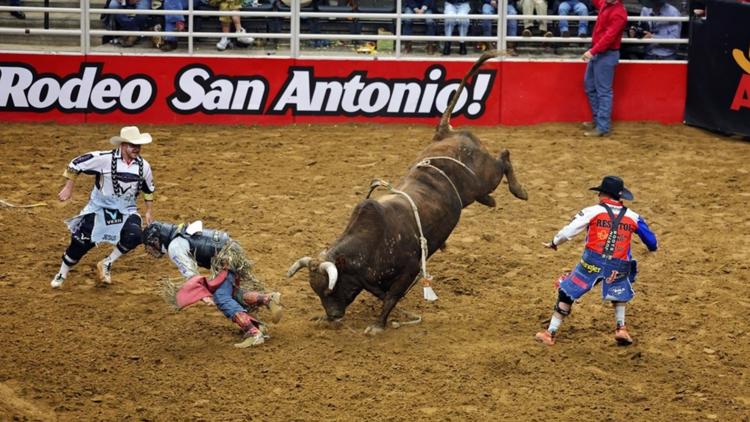 'I’ve broke some bones': Get to know the high-risk life of a rodeo bullfighter