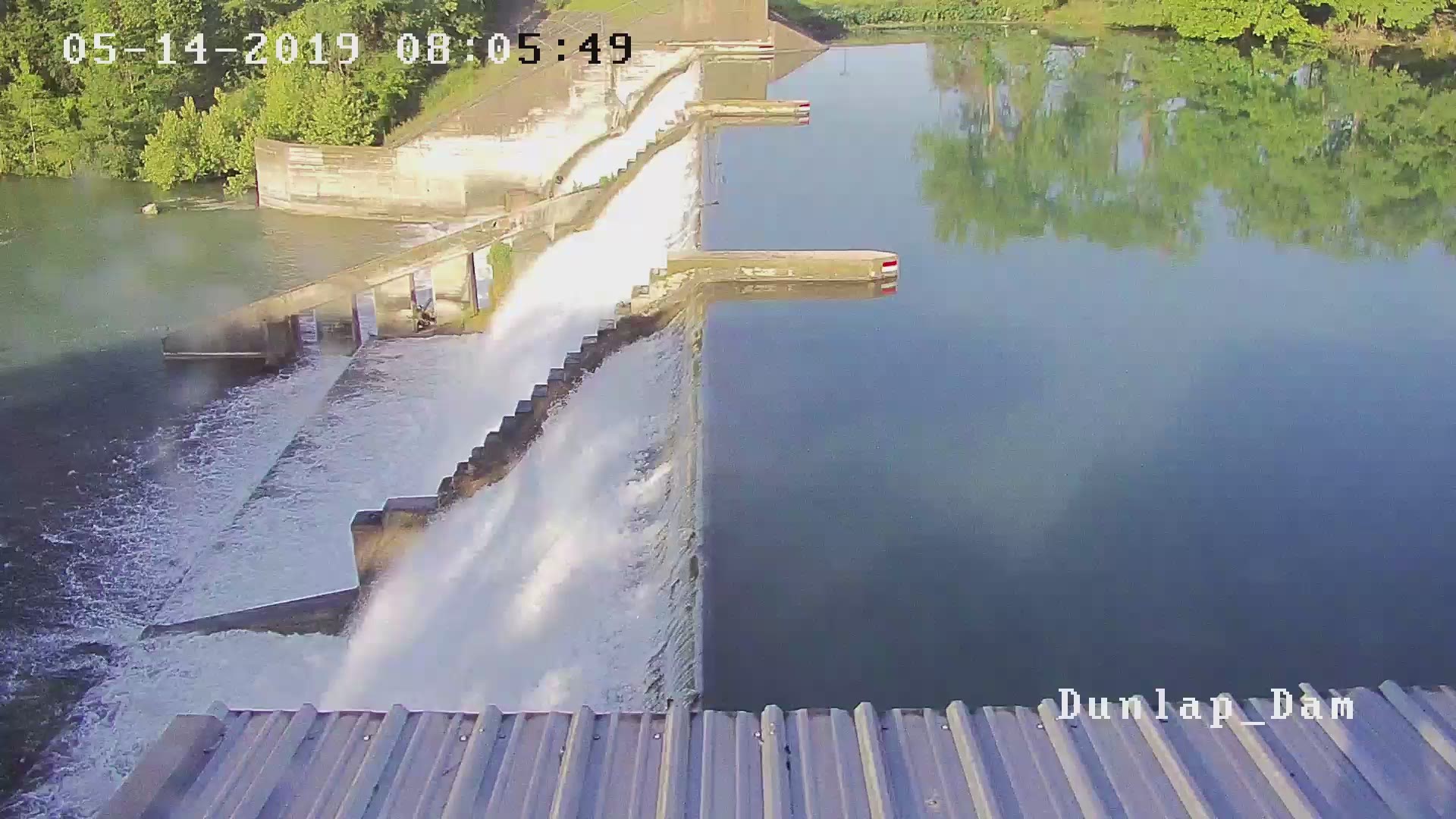 New from the Guadalupe Blanco River Authority shows the "precise moment the middle gate collapsed resulting in the dewatering of Lake Dunlap," GBRA says. Lake Dunlap's future is grim: https://on.kens5.com/2Yz81i9