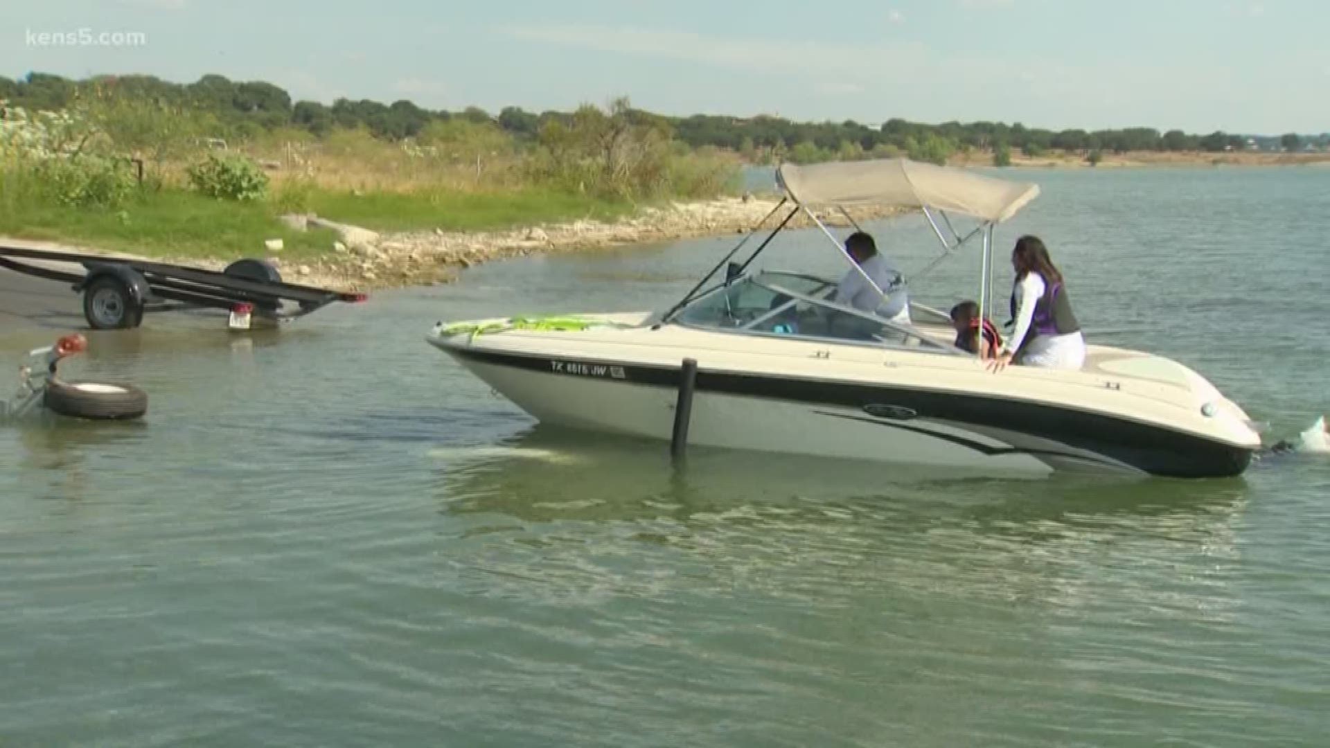 A new Texas law aims to save lives by requiring a lanyard to be attached to the kill switch in some boats.