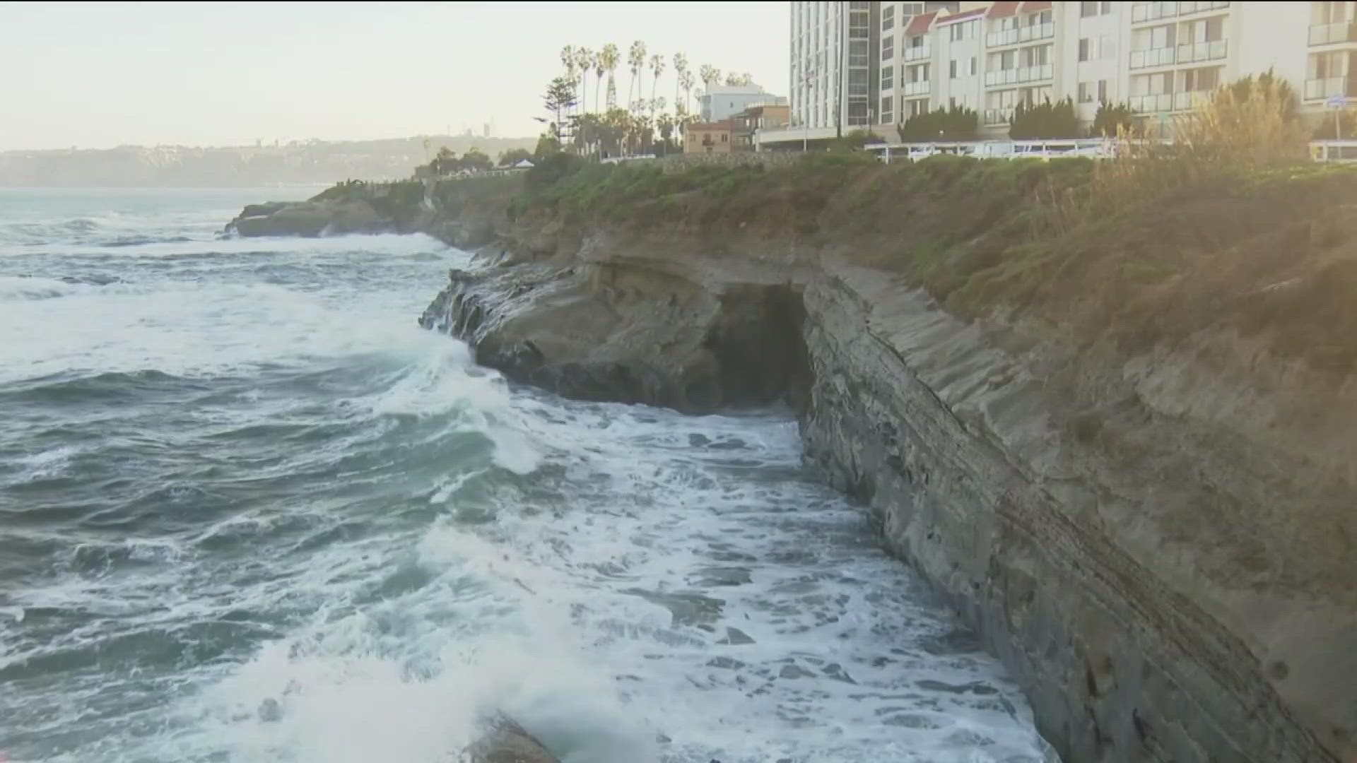 When are the king tides & waves the highest in San Diego?