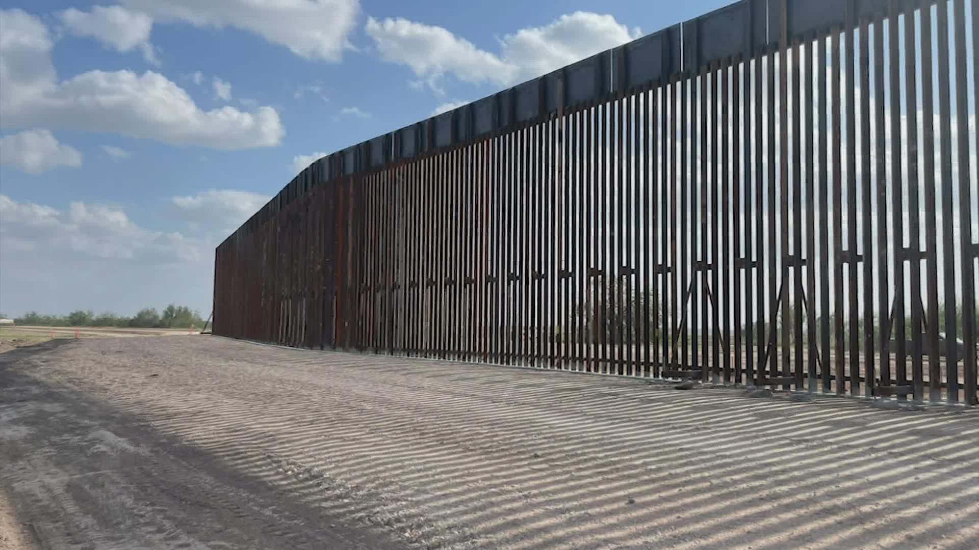 Texas governor reveals first stretch of state's border wall | kiiitv.com