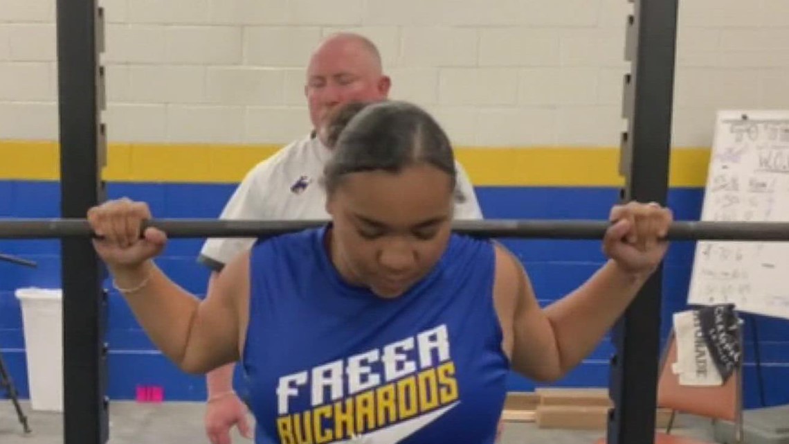 Freer High School student receives powerlifting award - Vimarsana News