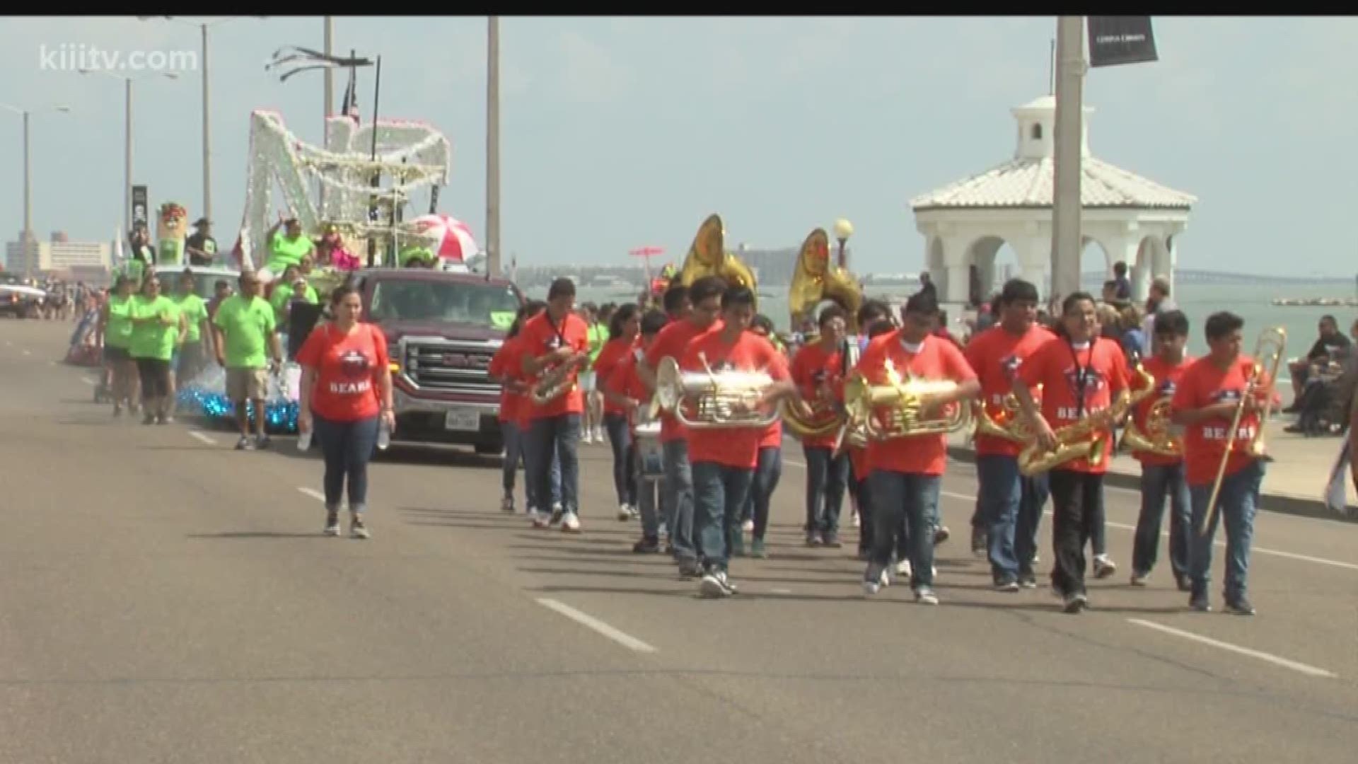 Junior parade takes over Bayfront