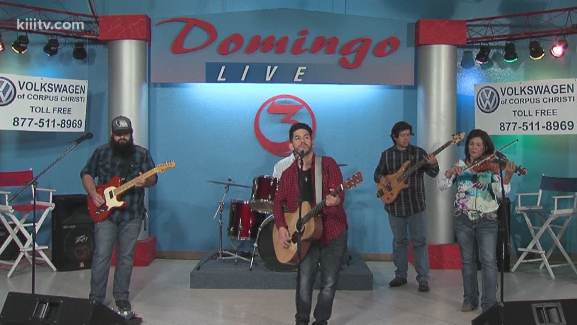 Southern Ashes Performing "Drive" on Domingo Live!