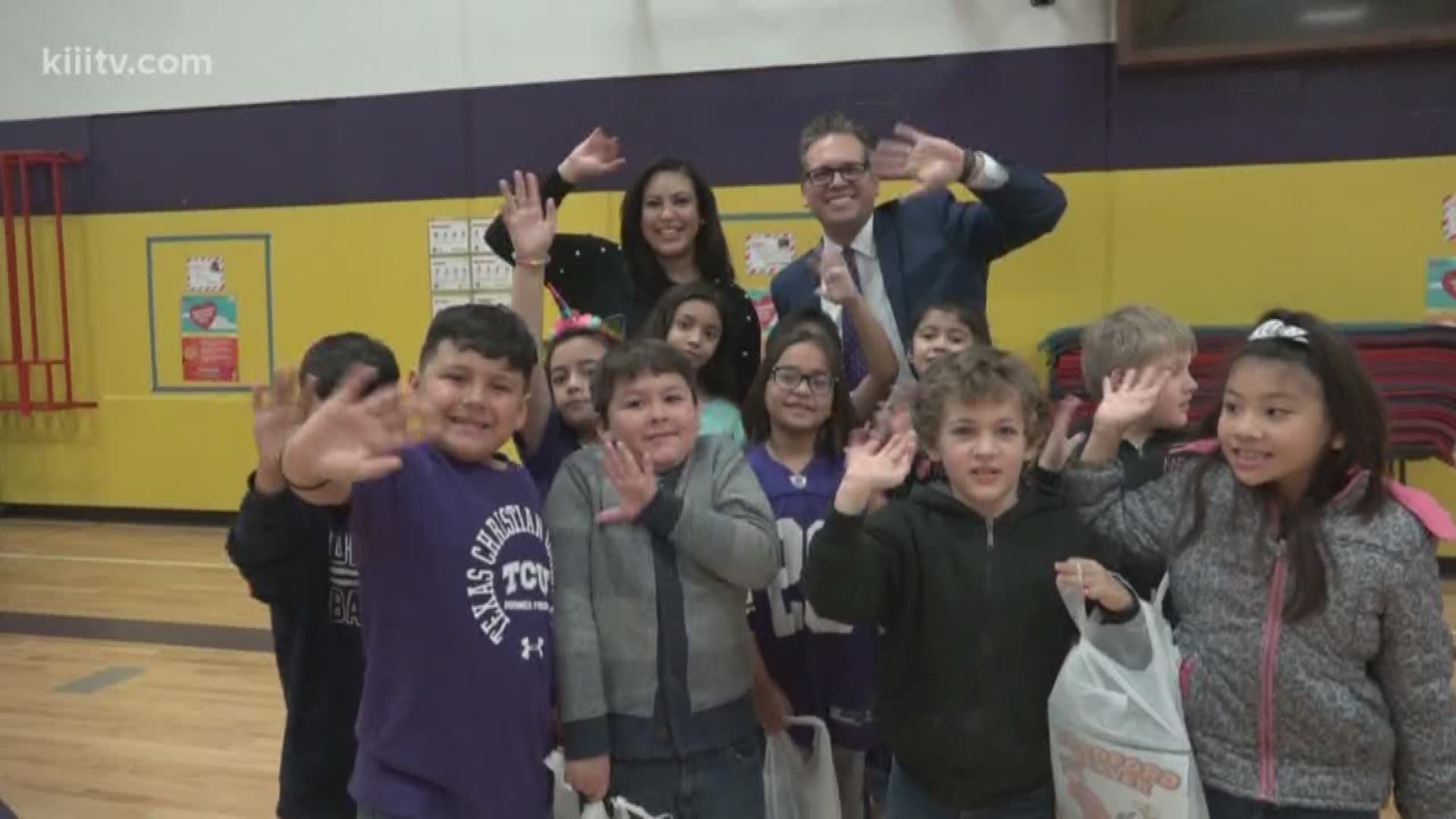 Some familiar faces made an appearance Thursday morning at Metro Elementary School.

Kiii News Anchors John-Thomas Kobos and Kristin Diaz visited the school to speak to students for their Career Day.