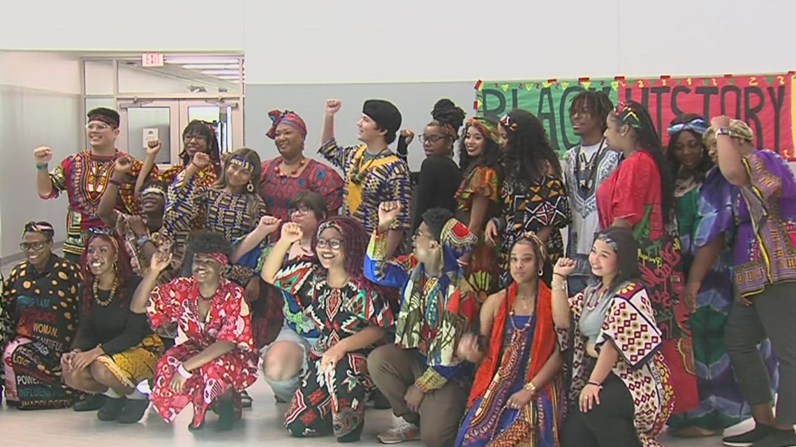 Caroll H.S. kicks off Black History Month with lunchtime fashion - Vimarsana News