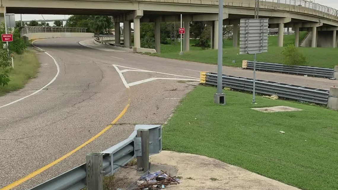 Corpus Christi councilmen points out dangerous exit ramps | kiiitv.com