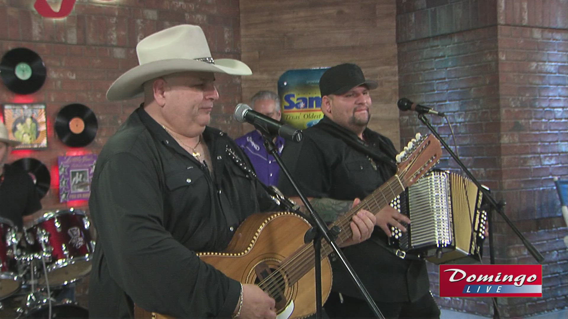 Los Texmaniacs perform their rendition of "El Pantalon Blue Jean."