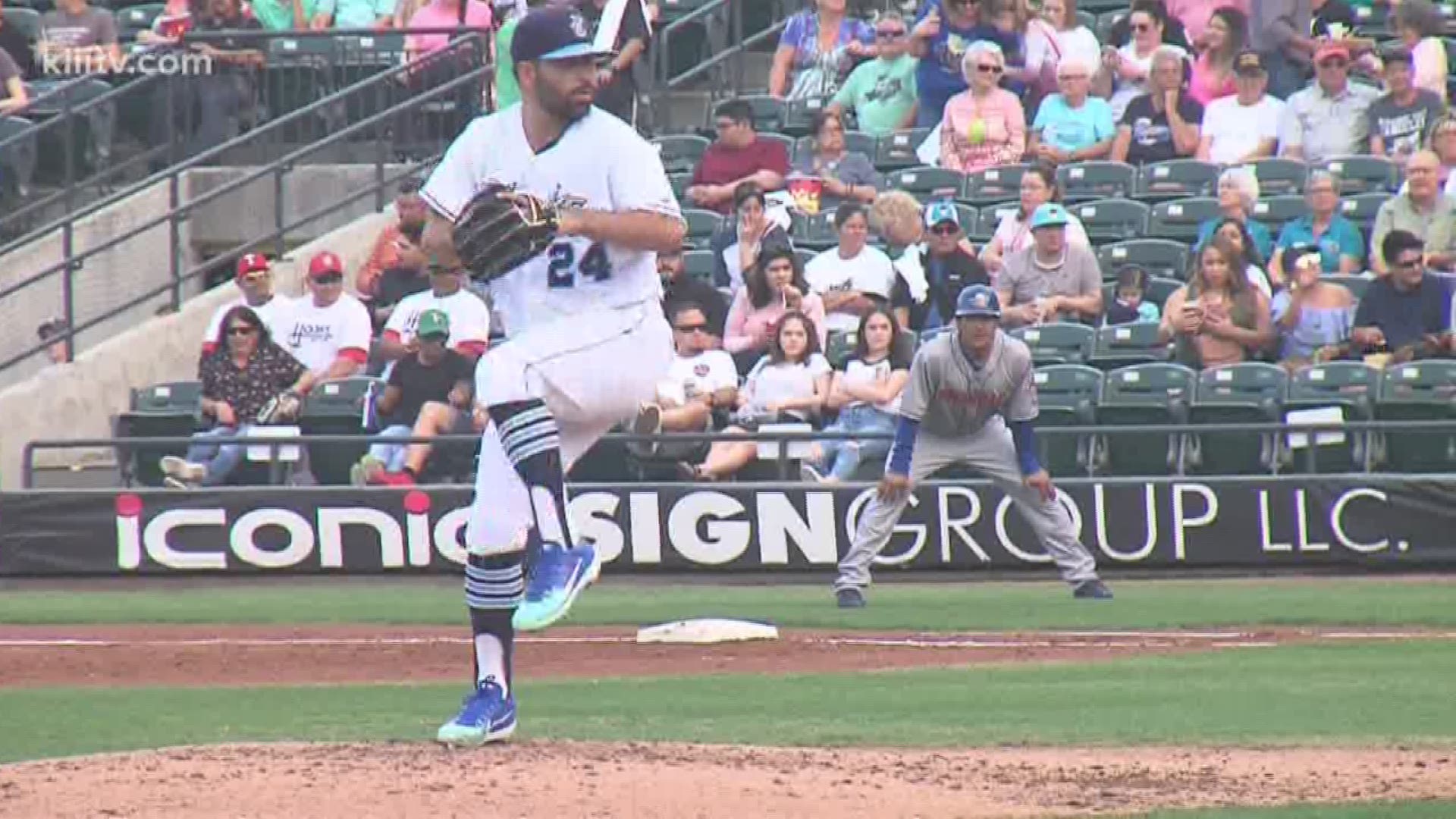 Hooks pick up 5-2 win over the Sod Poodles on Opening Day