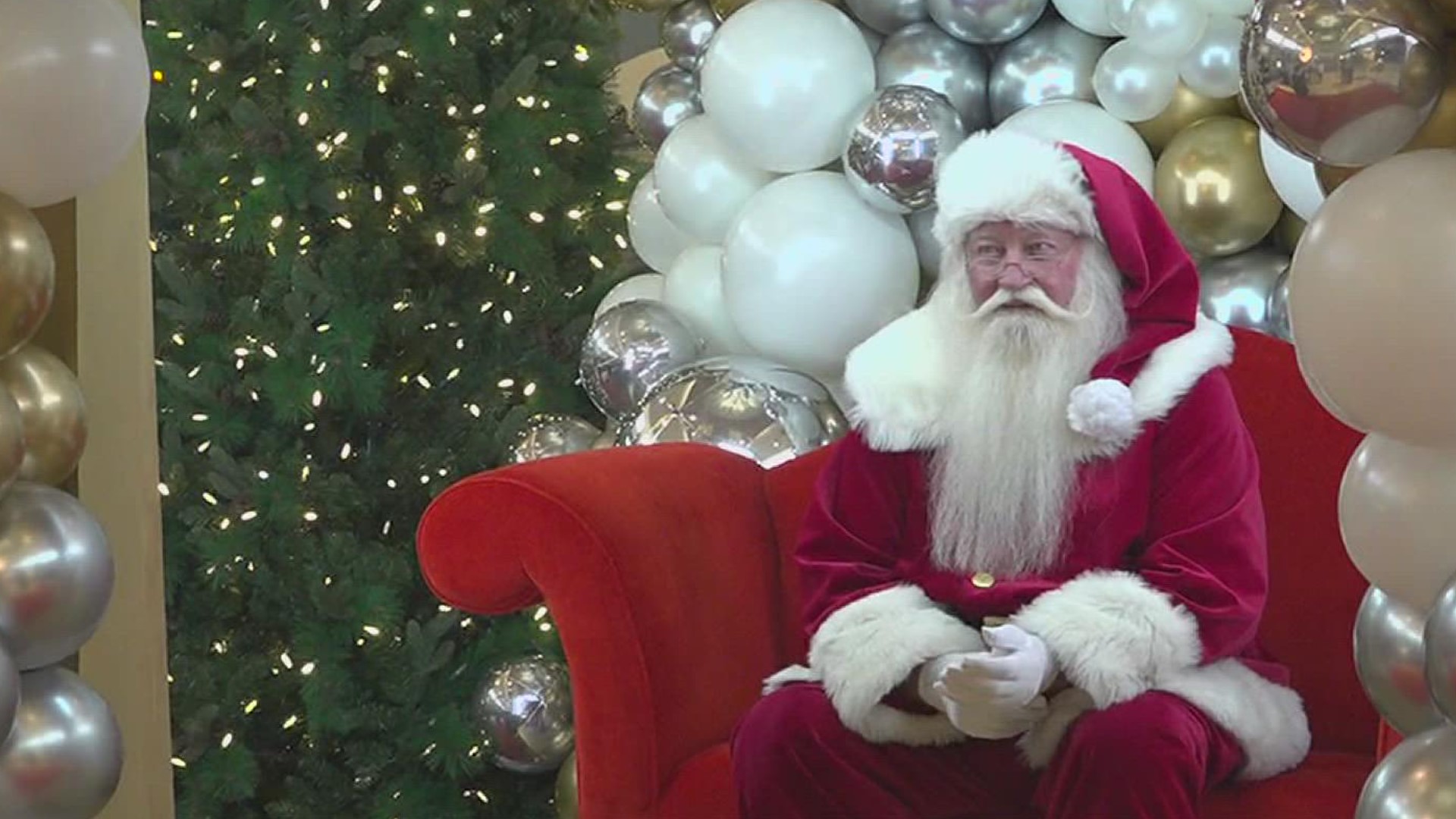One family traveled all the way from Laredo, so their two sons could enjoy the one-on-one time with Ol’ Saint Nick in an environment tailored to their needs.