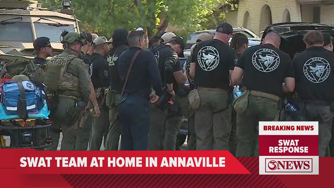 Man in custody after barricading his mother, himself inside an ...