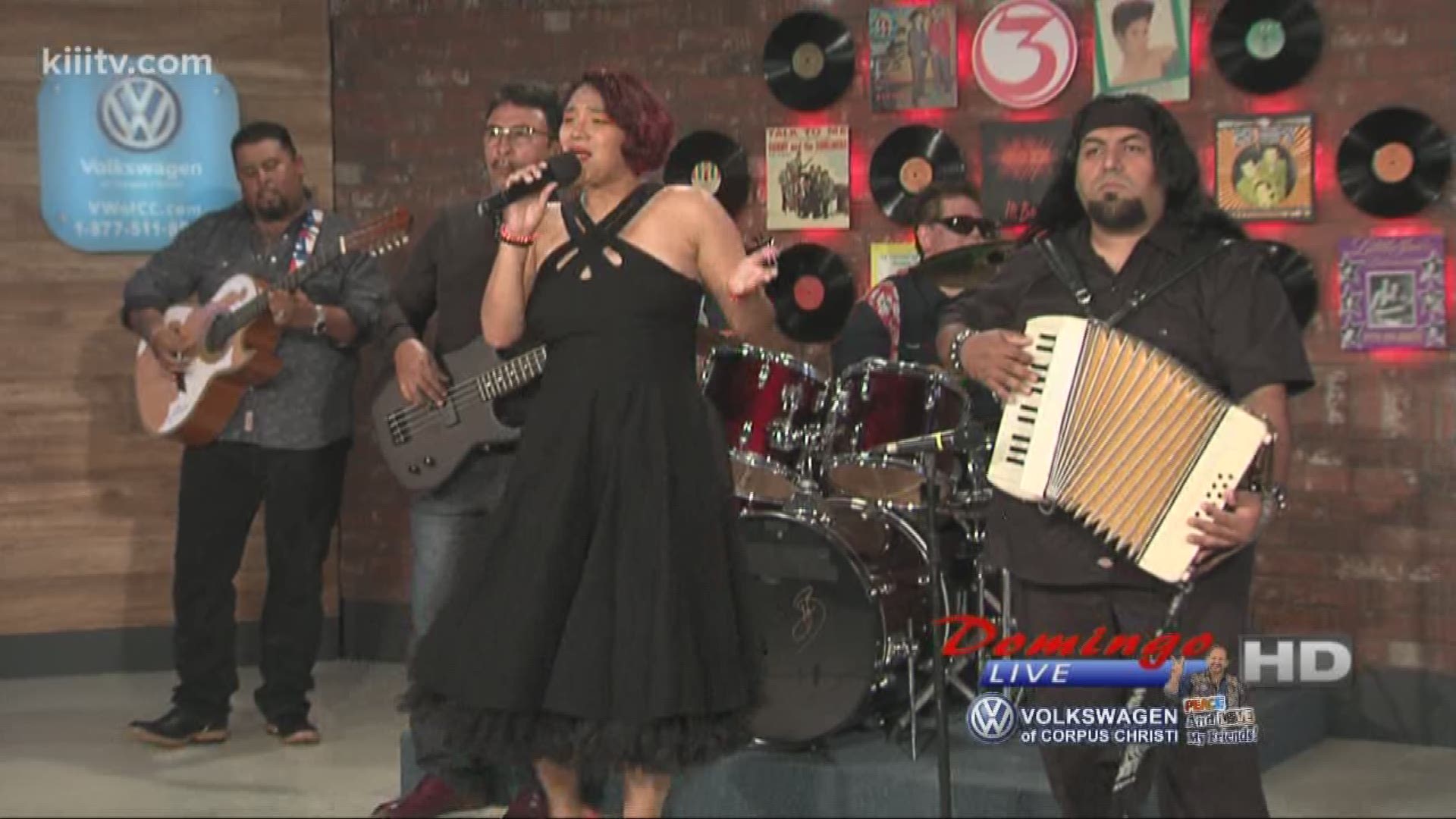 Veronique Medrano performing "Tamale Man" on Domingo Live.