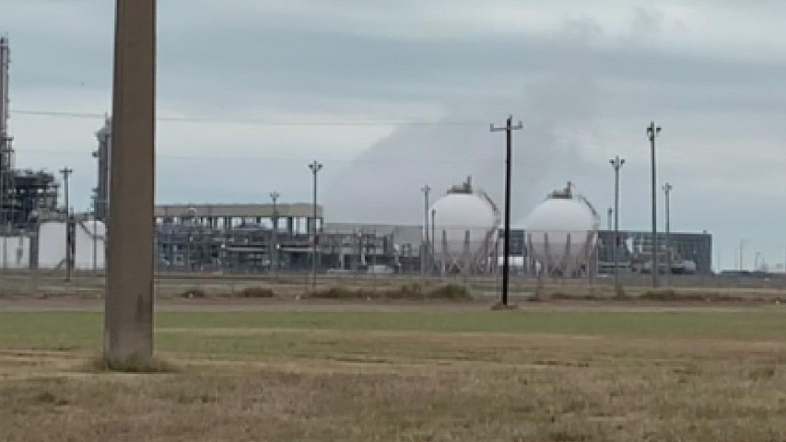 Rupture causes chlorine release, fire at Texas chemical plant
