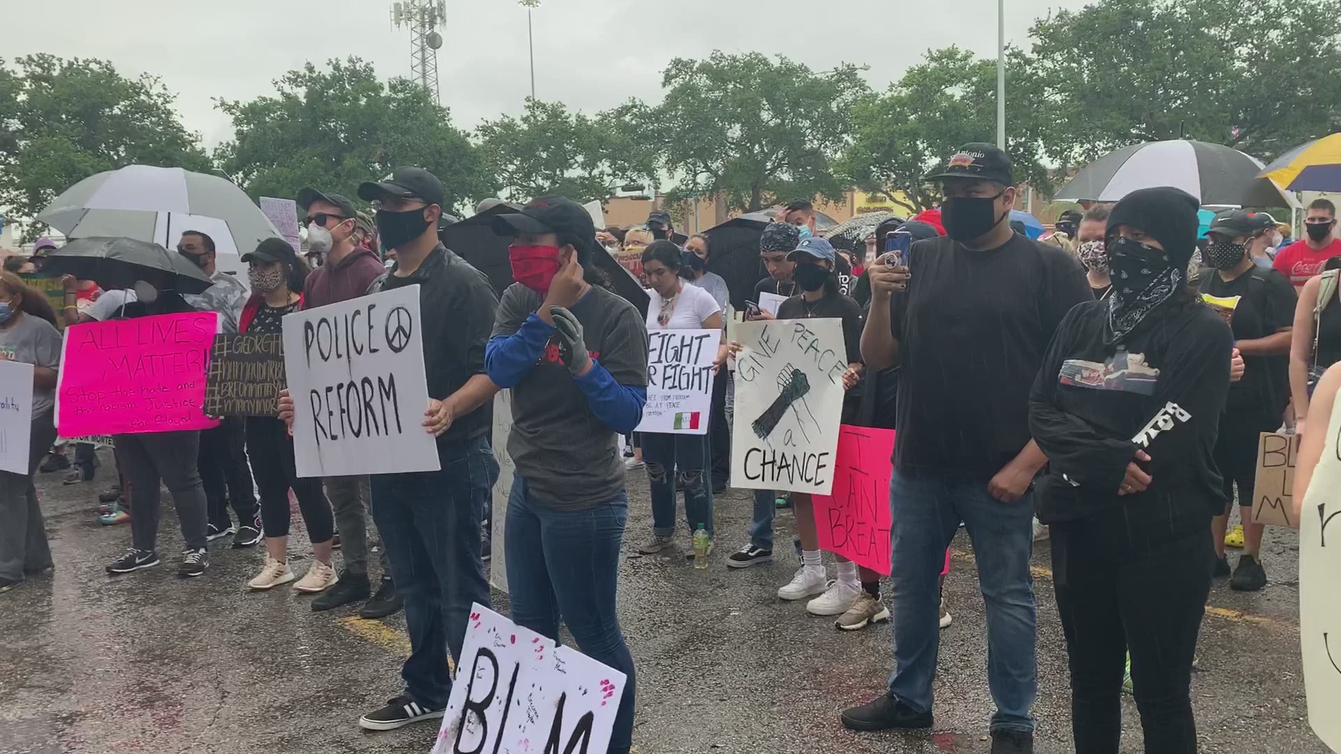 3News reporter, Mariah Gallegos, was on the scene of tonight’s Black Lives Matter rally in front of the Corpus Christi City Hall.
