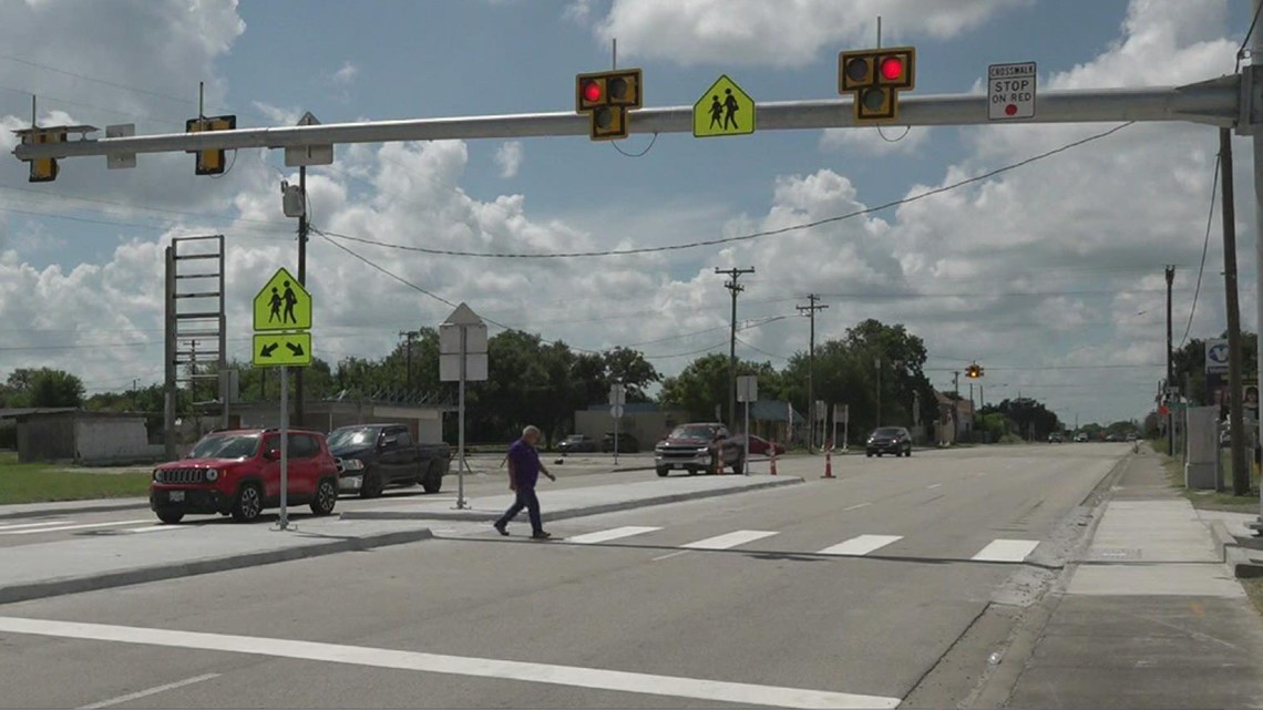 Crosswalk on highway in Skidmore - Vimarsana News