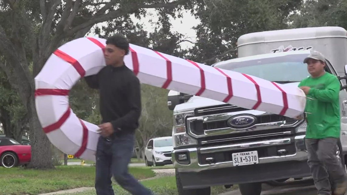 Residents turn Corpus Christi neighborhood into Candy Cane Lane