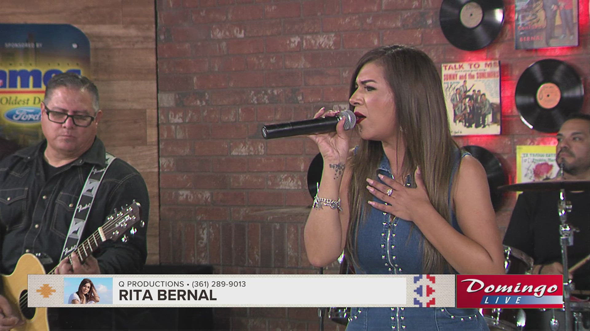 Rita Bernal joined us on Domingo Live to perform her song "Amor Mío."