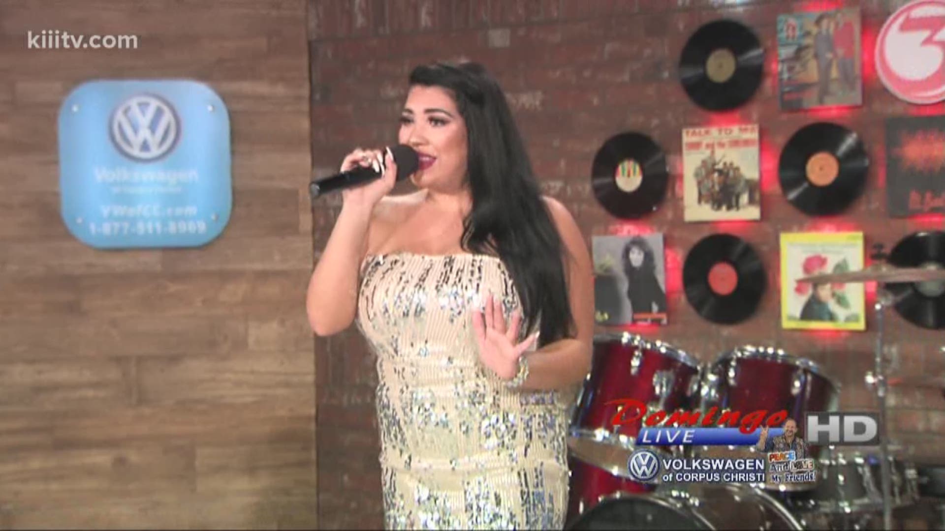 Krystal Diaz performing "Adios Amor" on Domingo Live!