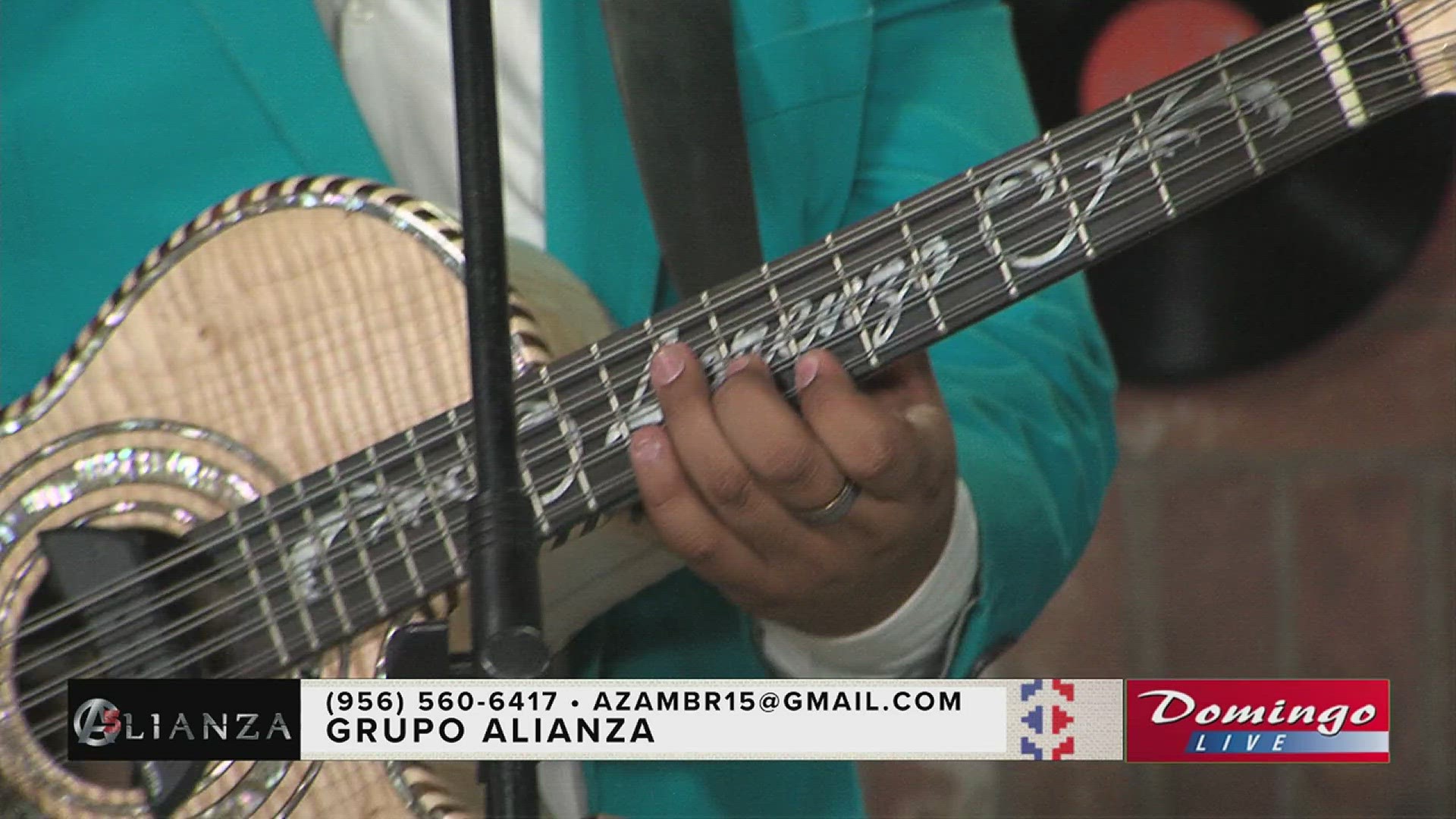 Grupo Alianza played their new song "No Soy Perfecto" for us on Domingo Live.