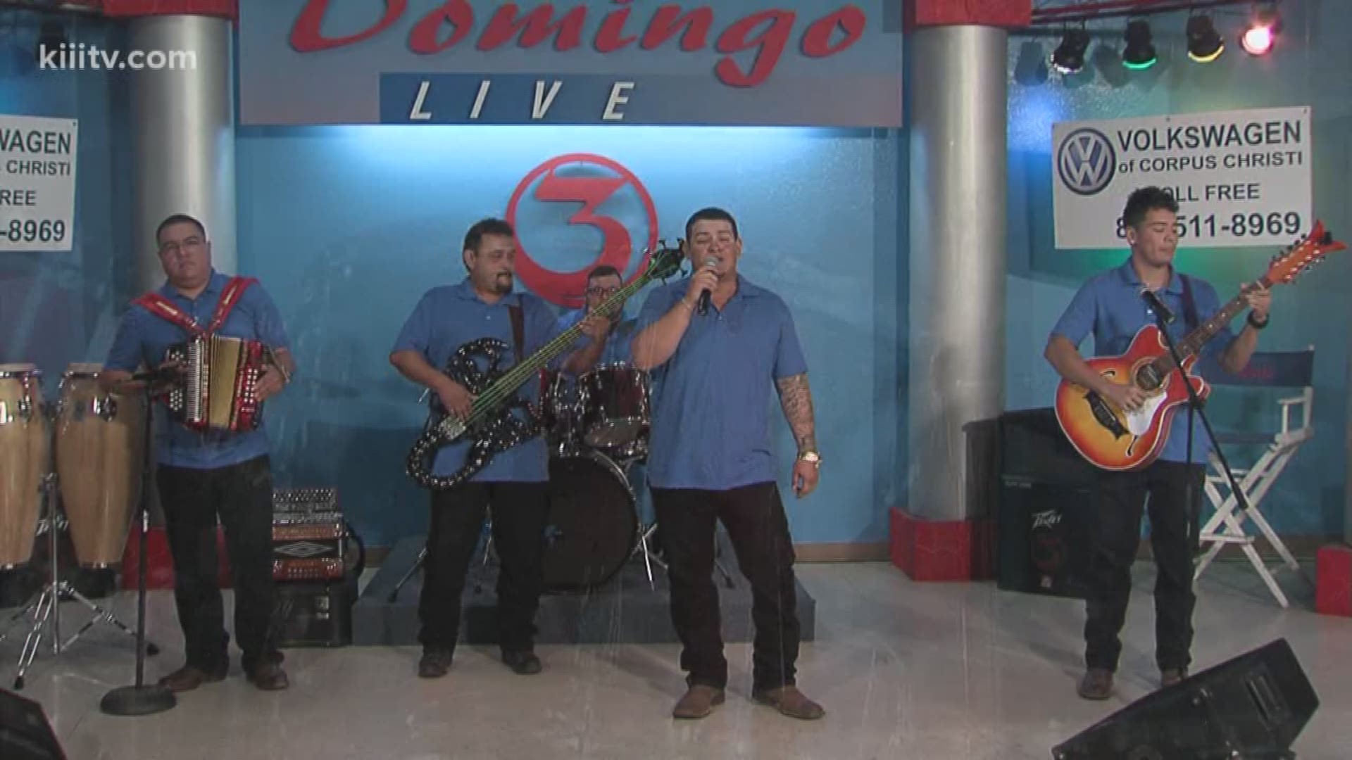 Ricky Ruiz Performing "Te Metiste" on Domingo Live.