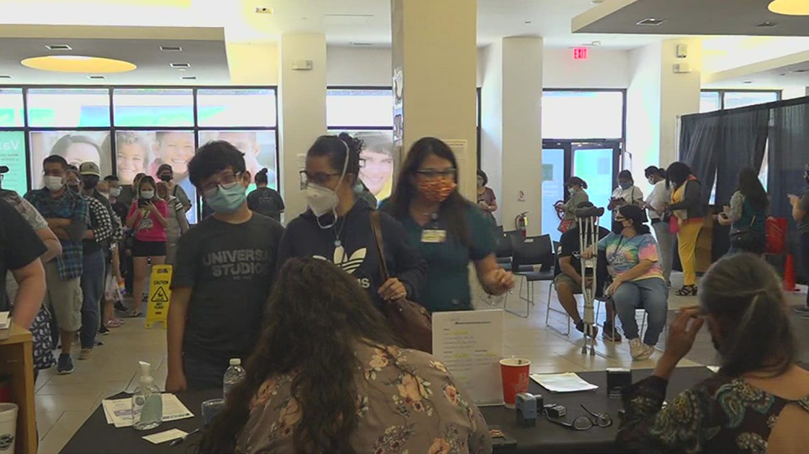 Lines form at La Palmera Mall as children receive booster shot - Vimarsana News