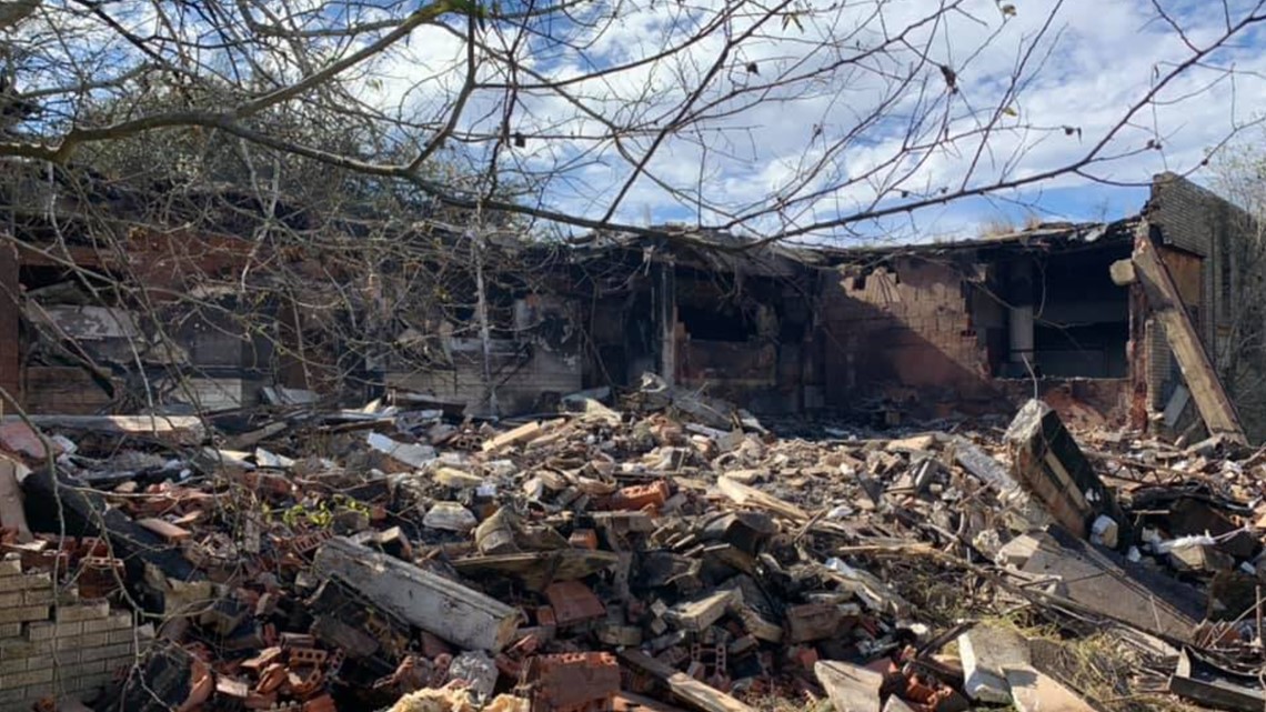 Fire tears through old, abandoned Premont Primary building