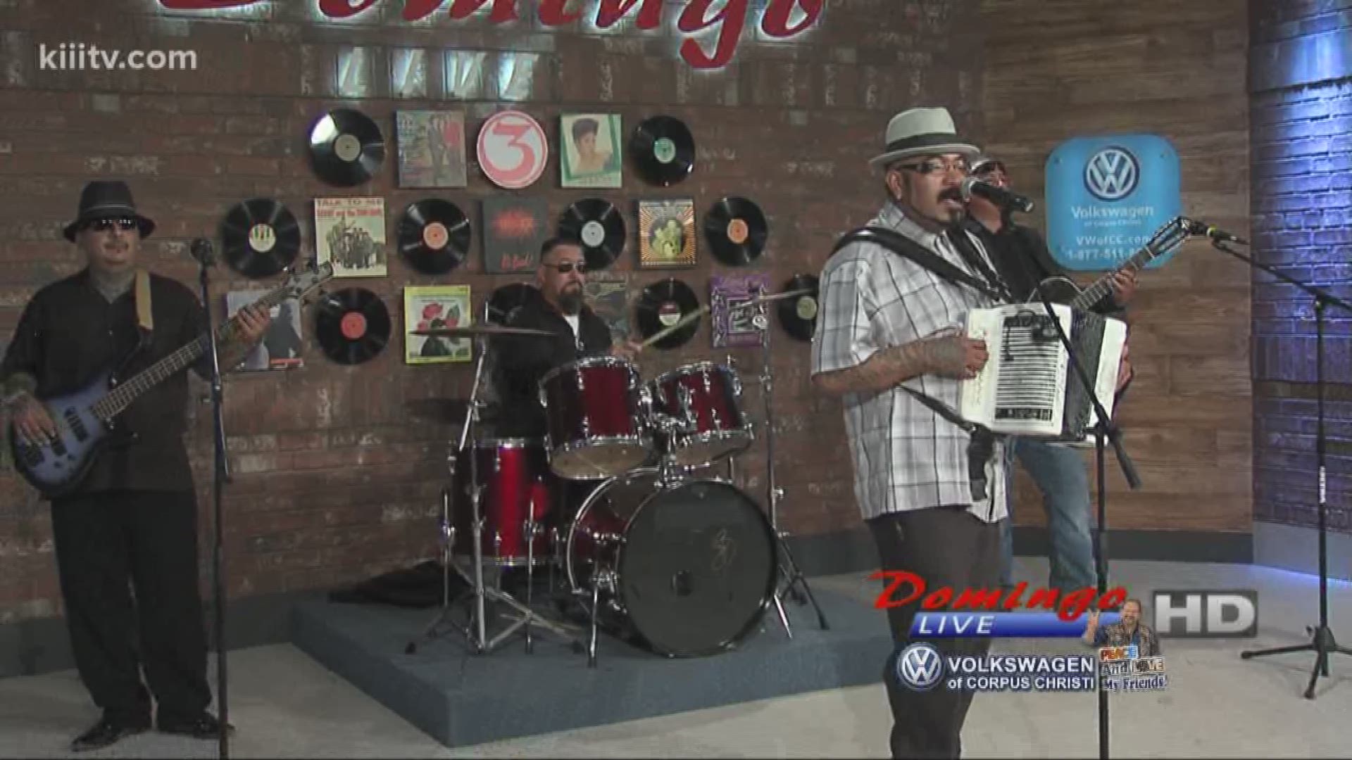 Juaquin Chavez Y Los Conjunto Boys performing "Aun Se Acuerda De Mi" on Domingo Live.
