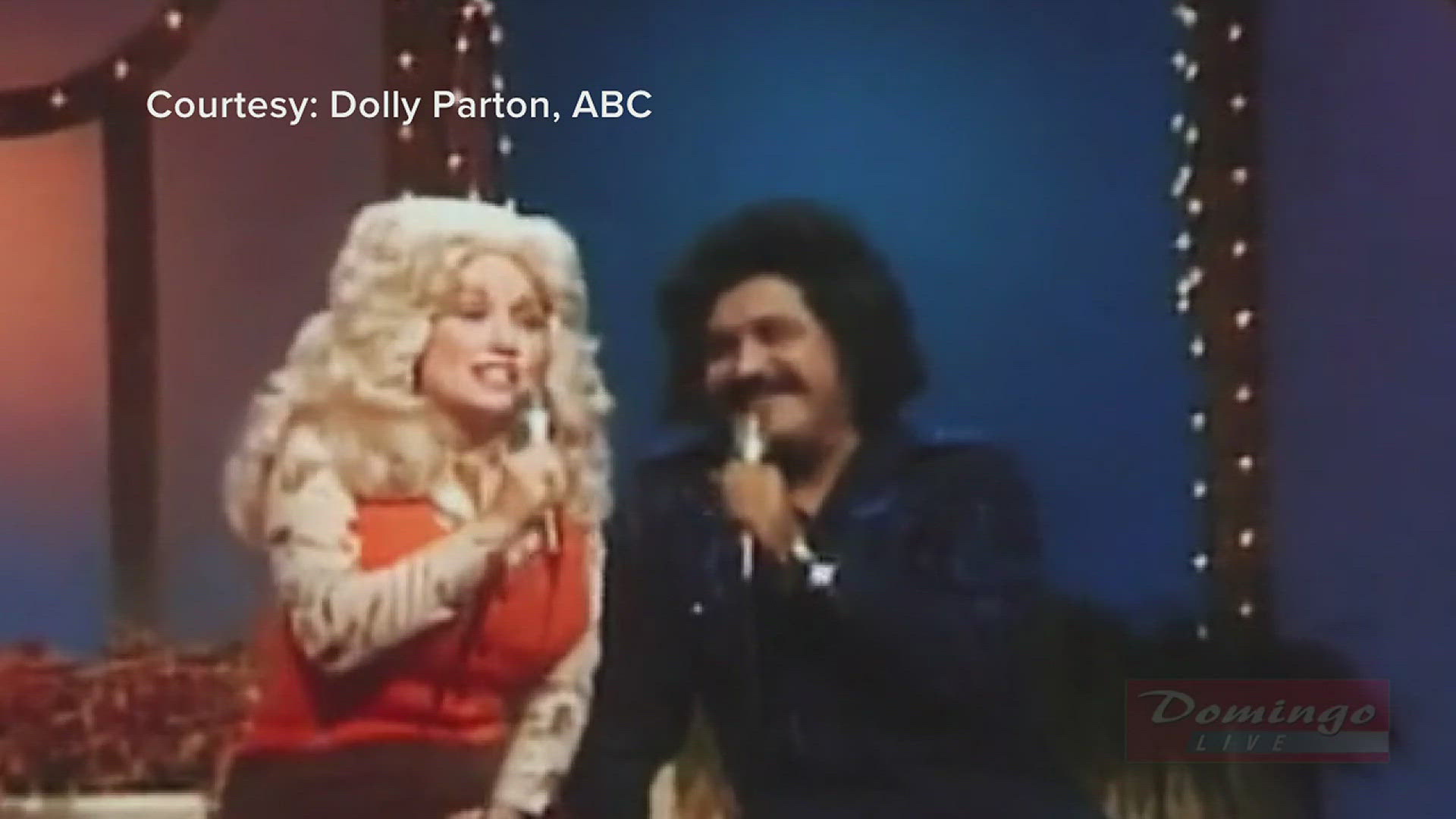 Were you around to catch this iconic bilingual performance between Freddy and Dolly when it aired back in the day?