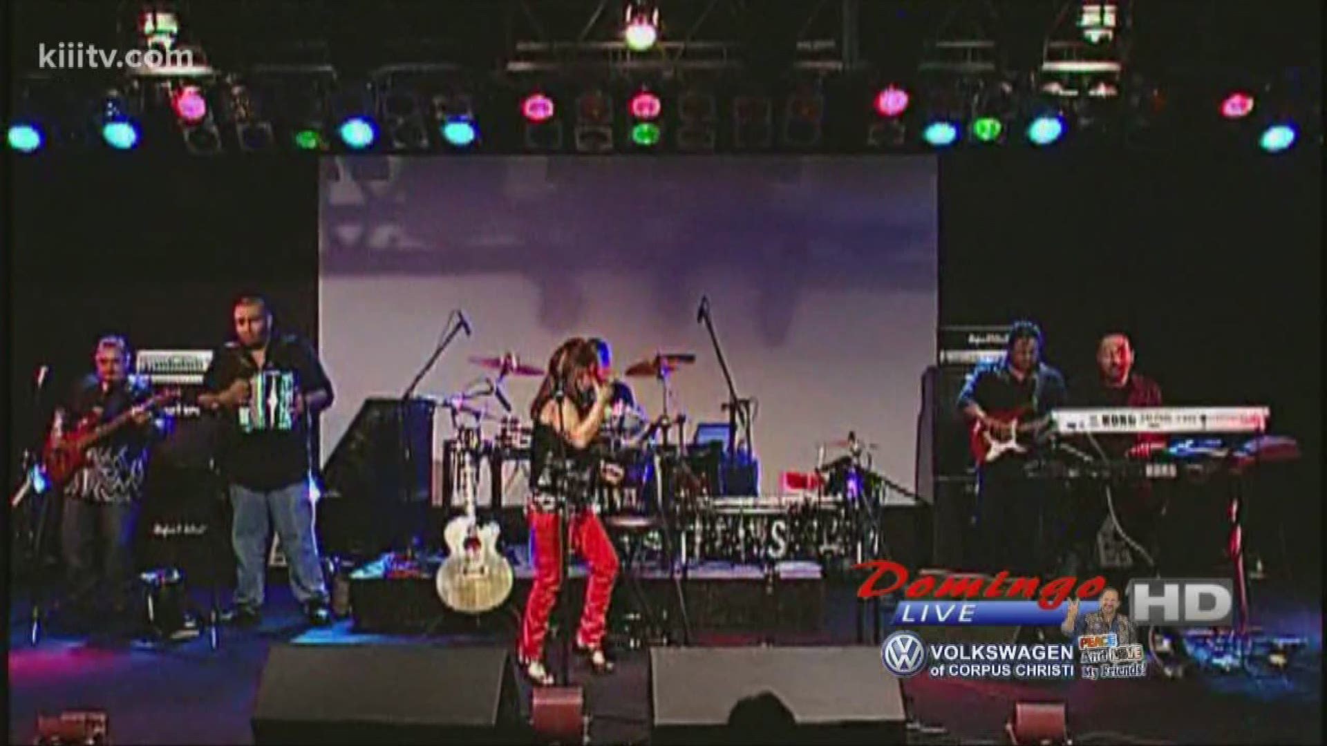 Shelly Lares "Maldito Corazon" performance courtesy of Q-Productions, on Domingo Live.
