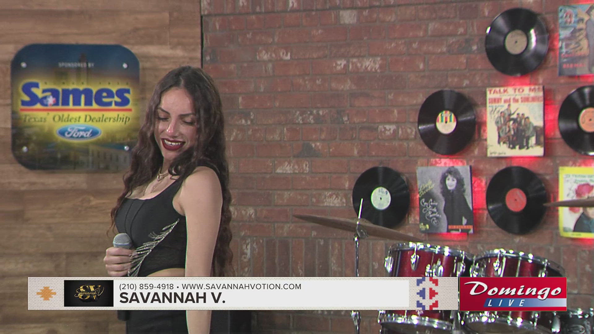 Savannah V. joined us on Domingo Live to perform her song "Color de Mi Amor."