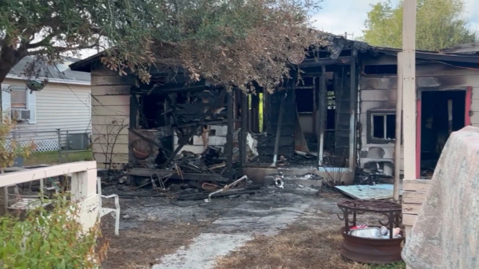 Fire Stand Example ‘Sinton stands together’: Community rallies around woman after ...