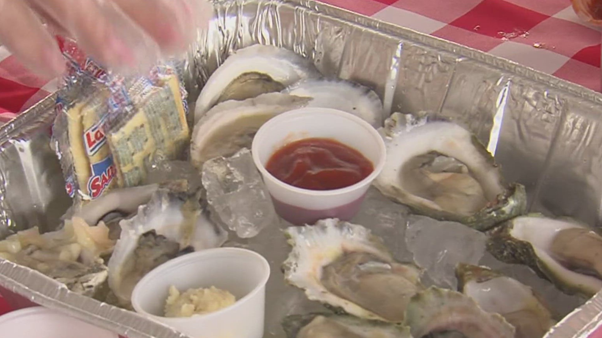 Annual Texas Oyster Round-up draws in oyster lovers.