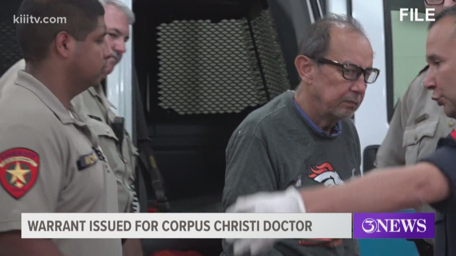 A former Corpus Christi doctor accused of sexually assaulting former patients and cleared was in trouble with the law again Tuesday night for violating bond conditions.