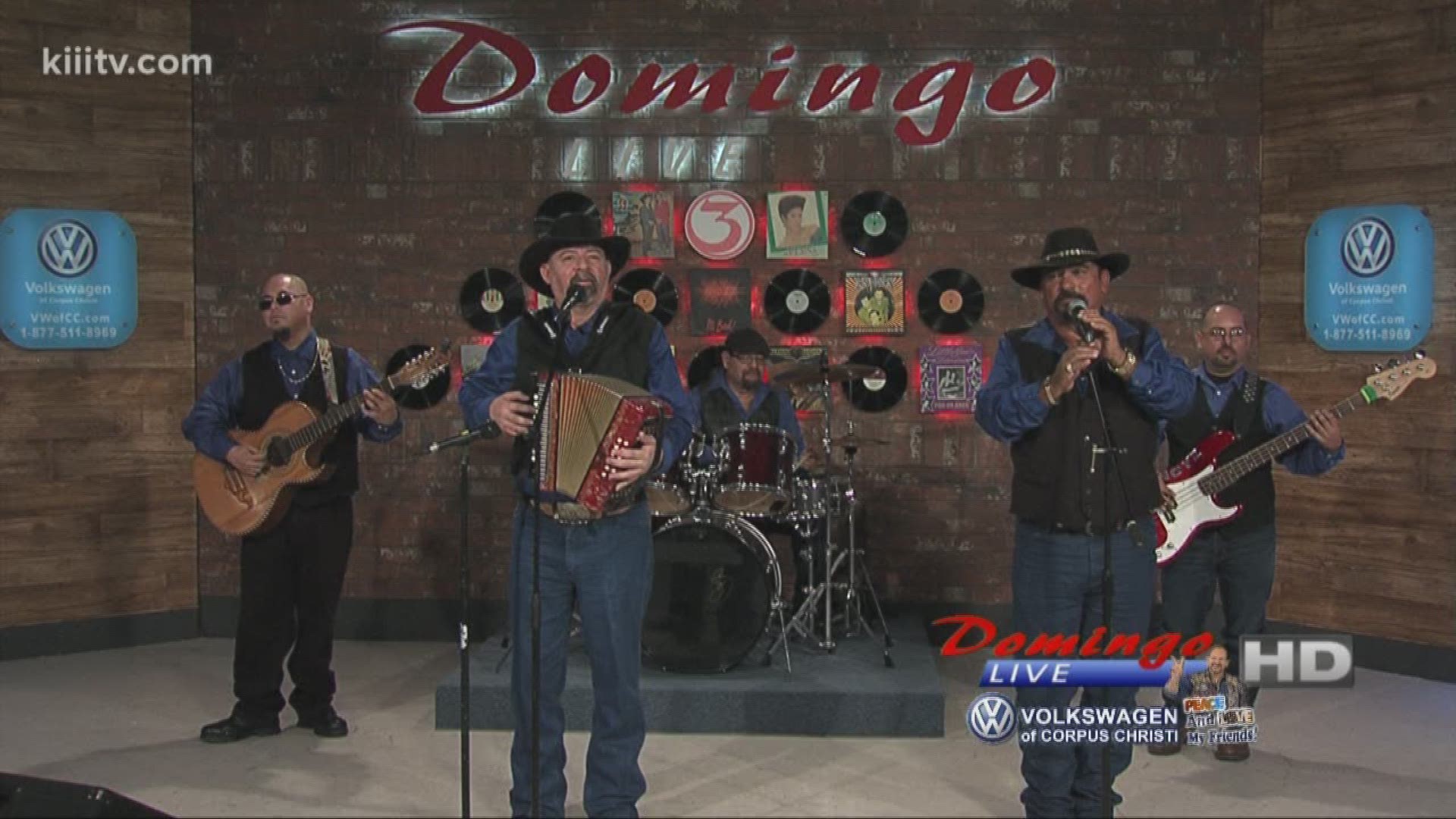 Los D Boys performing "Indita Mia" on Domingo Live.