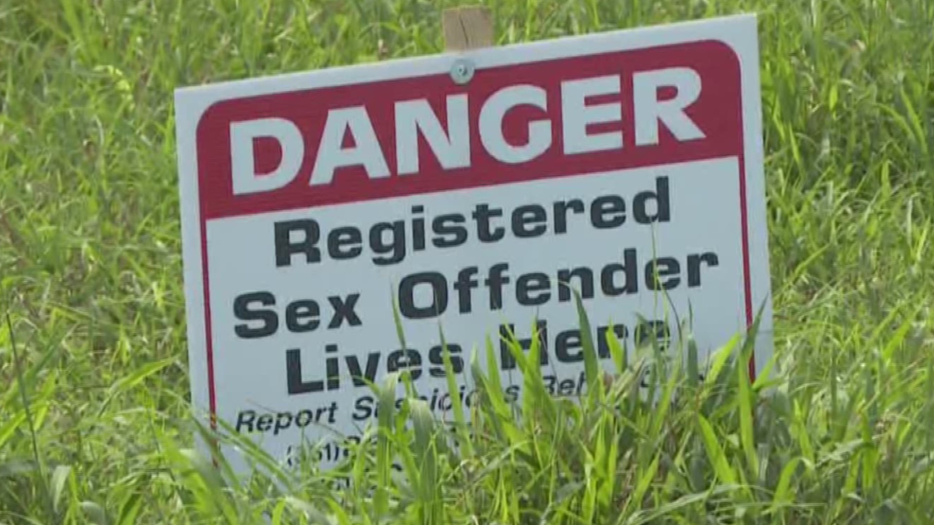 Some parents are wondering how a registered sex offender ended up living no less than a few yards away from a Corpus Christi elementary school.