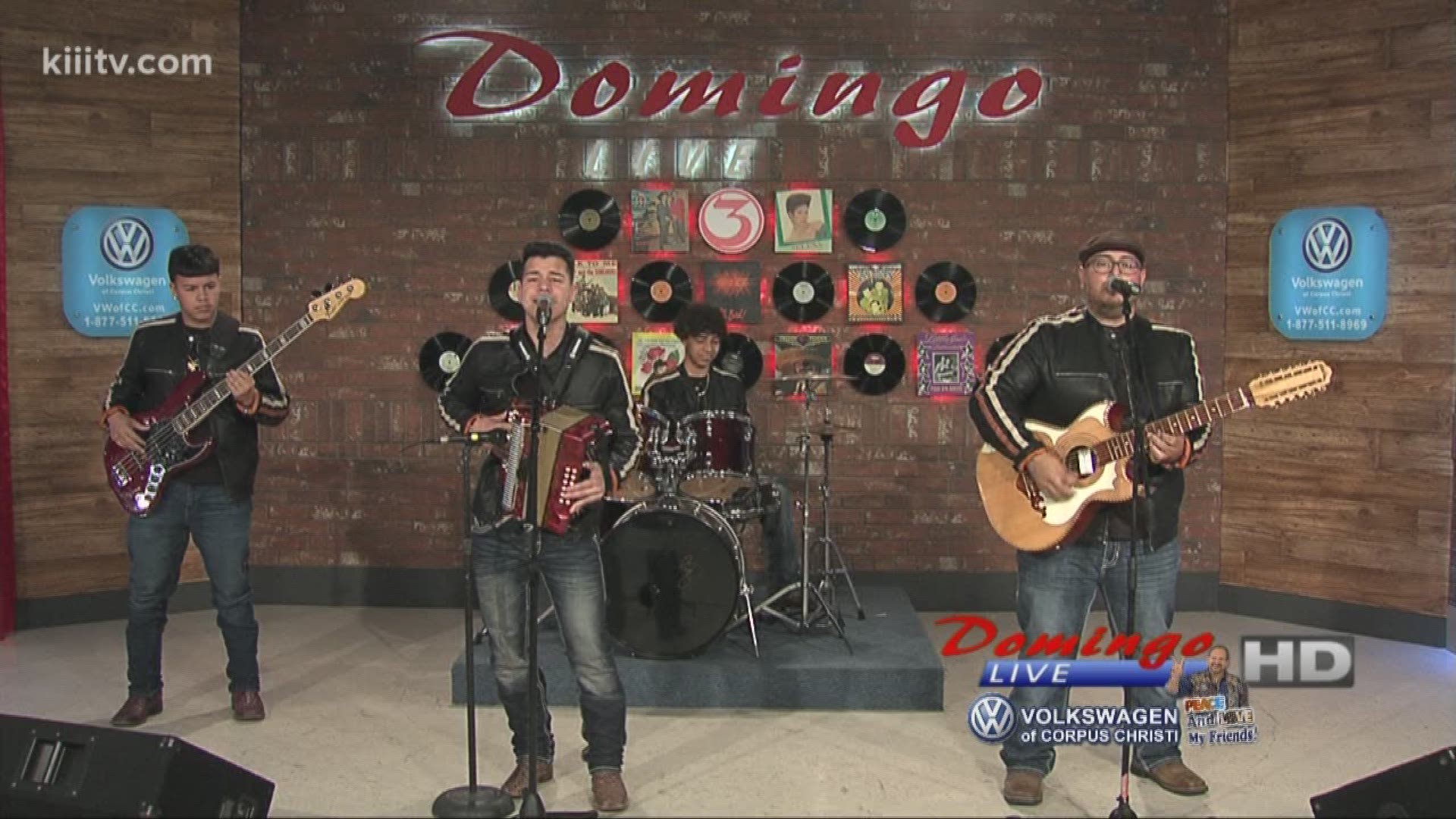 Conjunto Cats performing "Te Equivocaste" on Domingo Live.