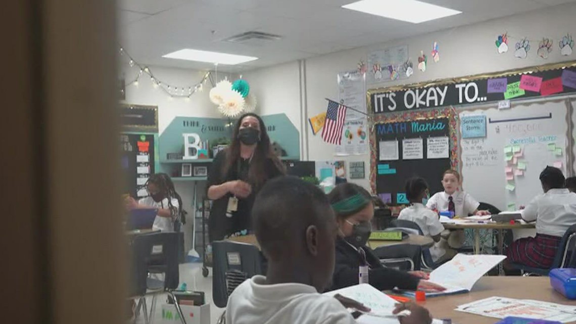 Coastal Bend school districts resort to long-term substitutes - Vimarsana News