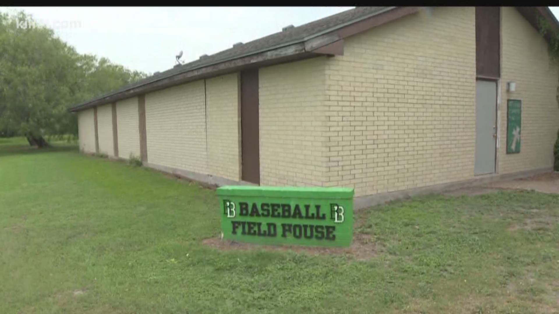 As temperatures soar outside, no one wants to be without air conditioning inside; but that is exactly what one baseball team in Banquete is dealing with.
