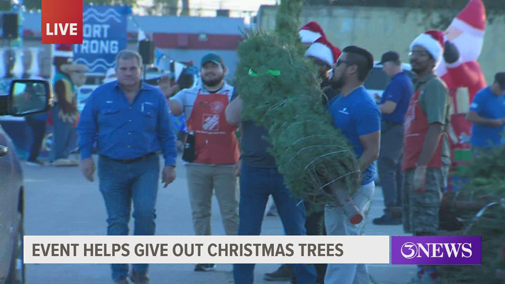 Port of Corpus Christi helps give out Christmas trees