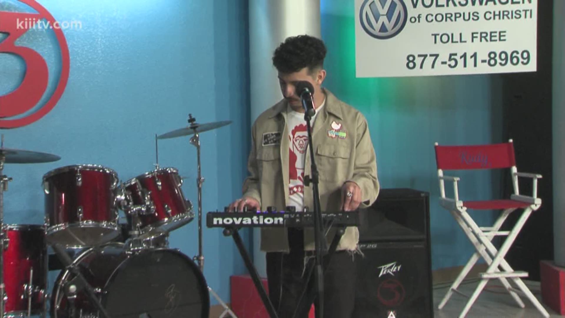 Born and Raised in Corpus Christi, Midnight Navy performs his original song "Right Now, You" on Domingo Live!