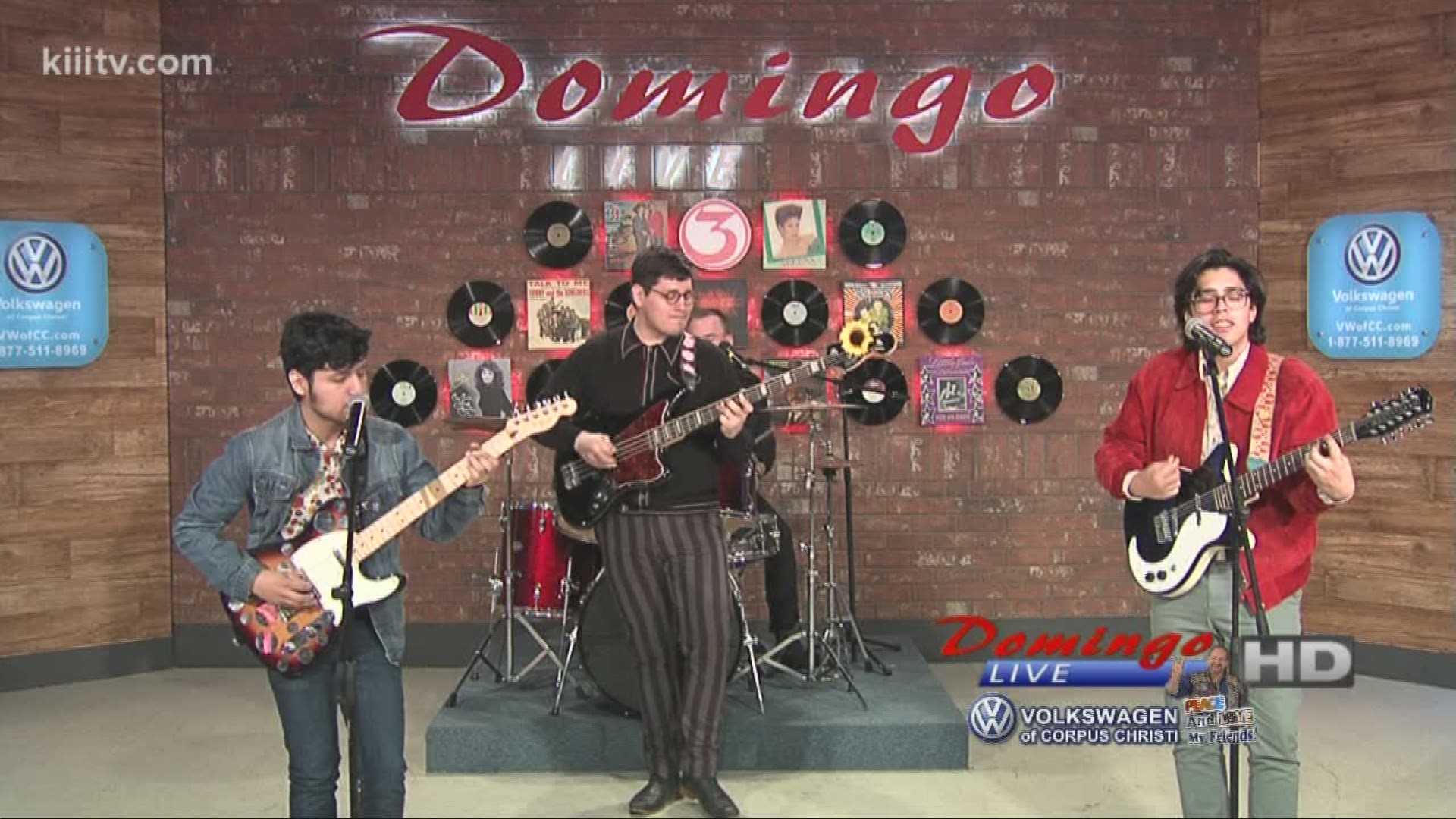 The Blind Owls performing "Walkaway Woman" on Domingo Live.